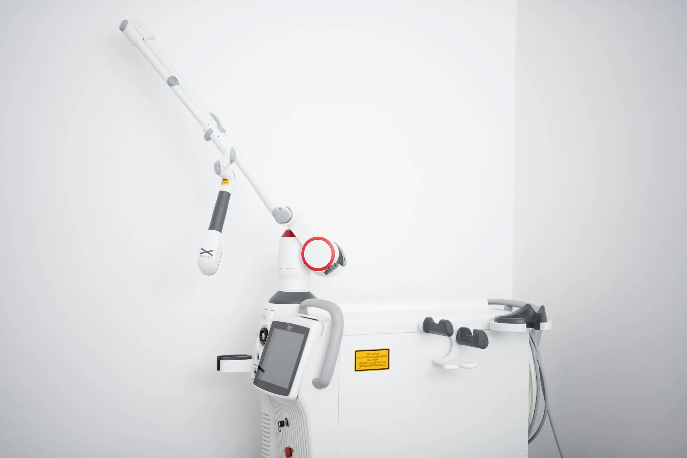 Fotona Er:YAG laser u Poliklinici Maletić, kojim se izvodi lasersko pomlađivanje lica